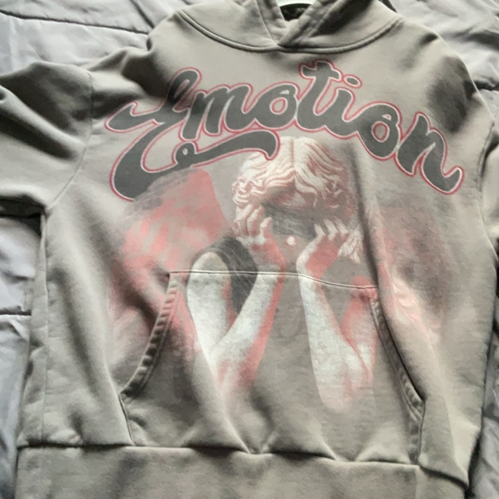 Gray Emotion Graphic Zip-Up Sweater